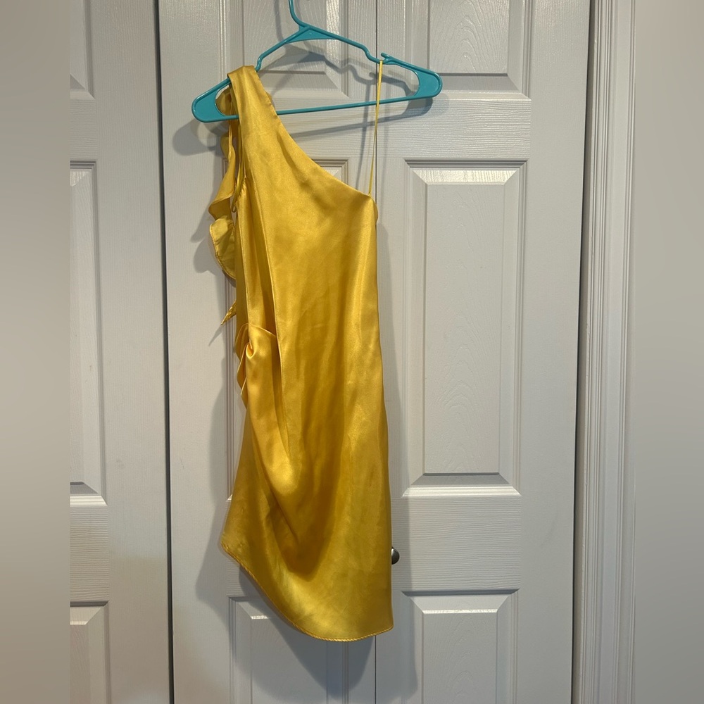Morgan & Co Satin Yellow Dress - Picture 8 of 8